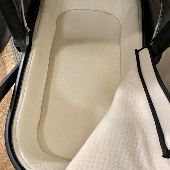 UPPAbaby Vista stroller SOLD ON Ⓜ️ - Picture 6 of 8